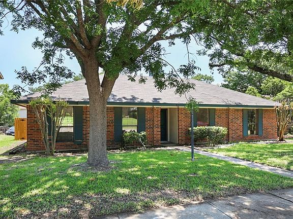 3rd image of 3801 Bellaire Dr