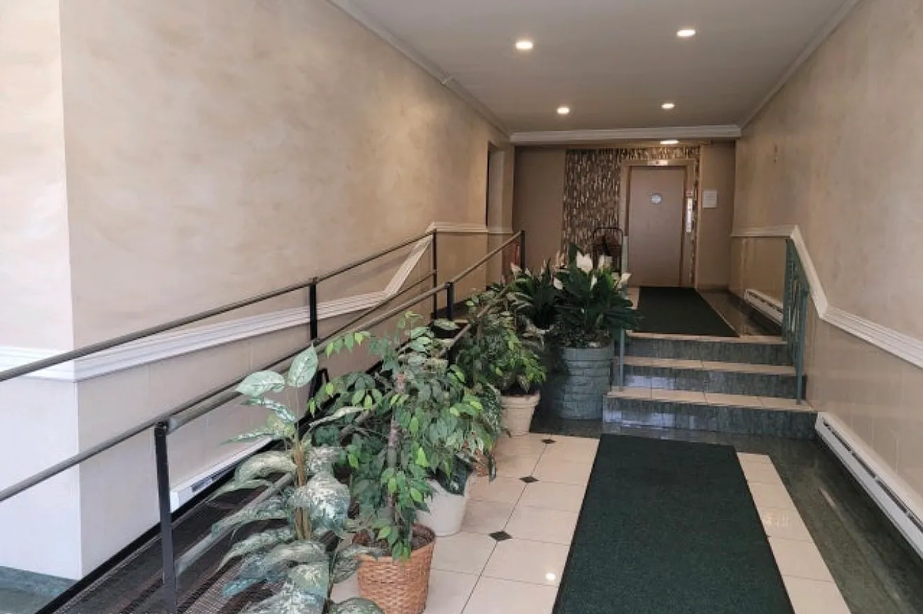 1 bed, 900 sqft, $2,050 — Photo 1