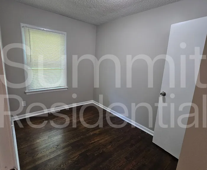 10507 Oakland Ave — Photo 10