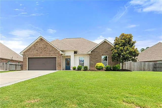 3 bed, 2.0 bath, 1457 sqft, $1,650 — Photo 1