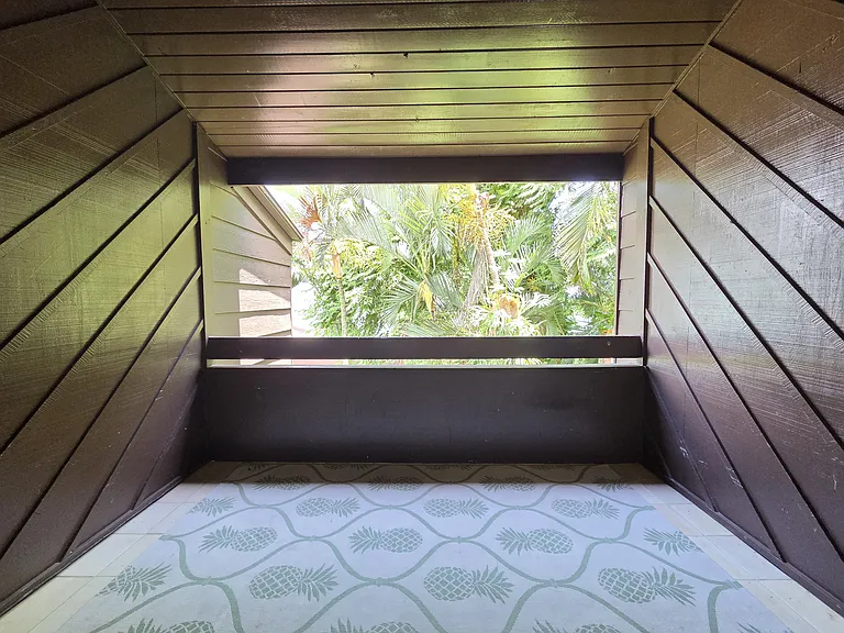 Large Open Air Lanai