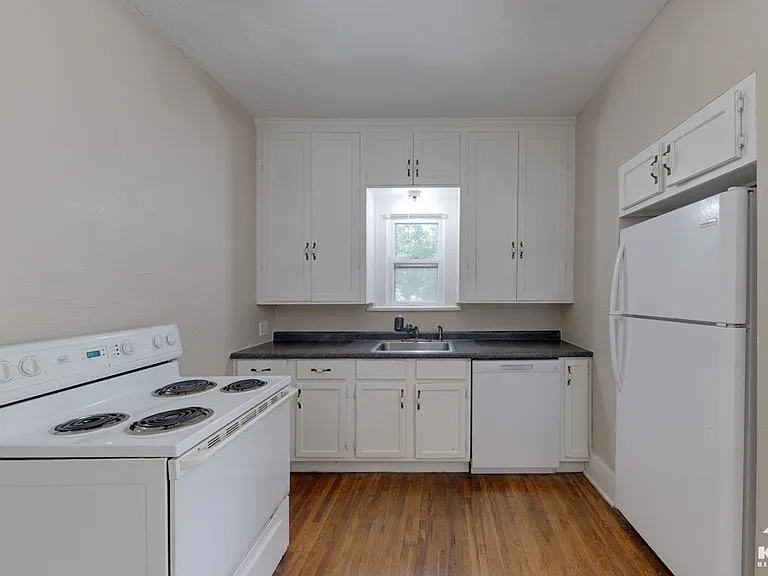 3702 E Central Ave — Photo 5