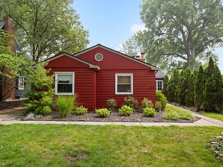 123 W Clearview Ave — Photo 2