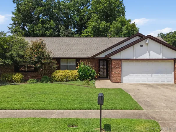 1008 N Forest Pl, Jenks, OK 74037