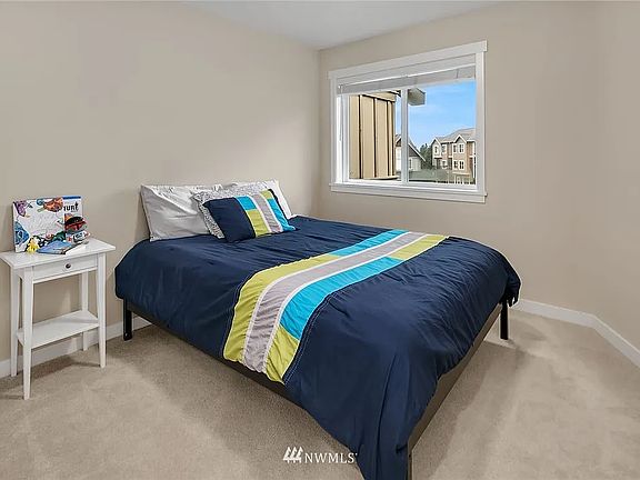 3rd image of 2377 23rd Ln NE