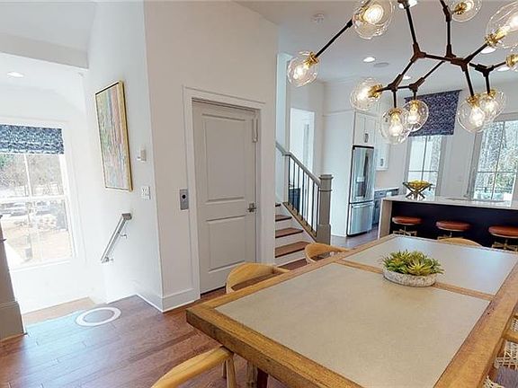 5th image of 219 Mitchell Ln #9