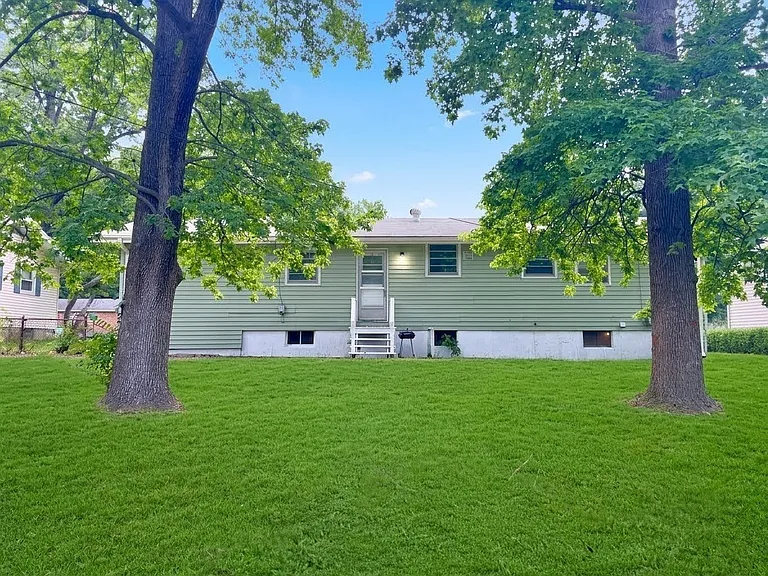 125 Forestwood Dr — Photo 3