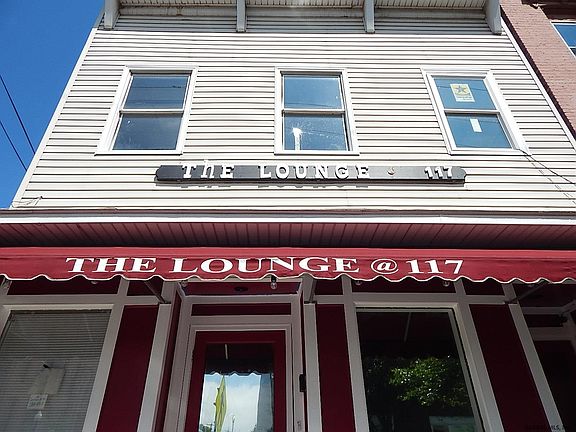 2nd image of 117 N Lake Ave