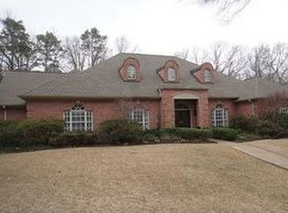 400 Moccasin Trl, Kilgore, TX 75662