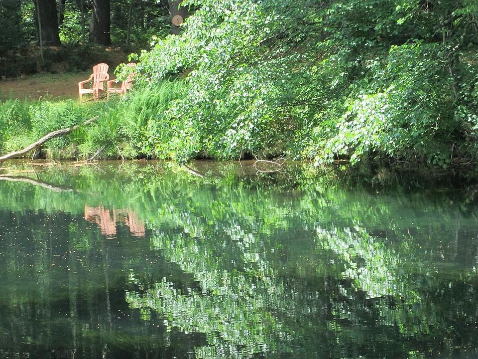2nd image of 197 River Rd