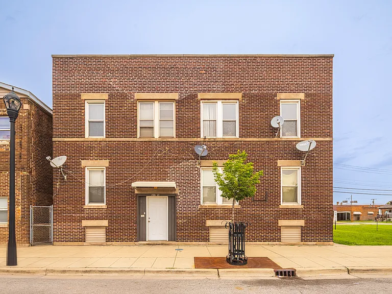 1612 Broadway St #4 — Photo 1