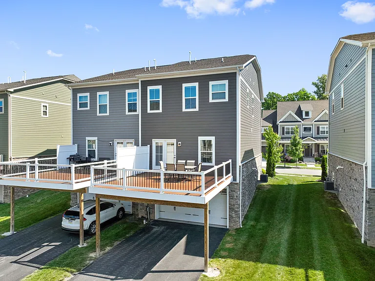 138 Seneca Pl — Photo 36