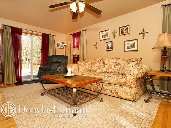 5th image of 14 Larkspur Dr