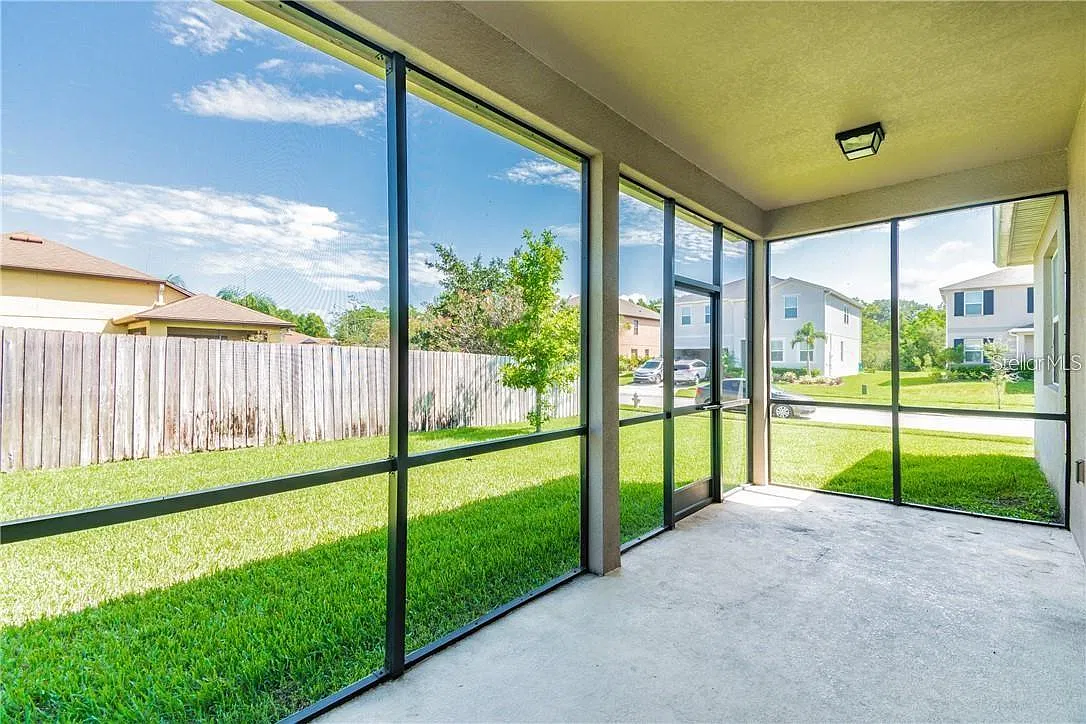 3 bed, 2670 sqft, $2,100 — Photo 4