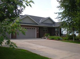 1007 Hillock St NW, Isanti, MN 55040