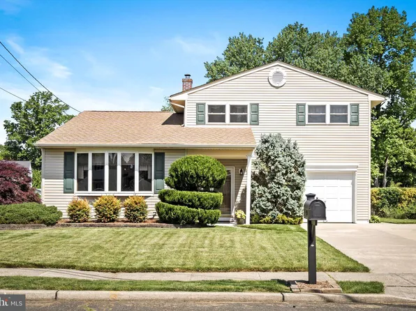 34 Tudor Dr, Hamilton, NJ 08690