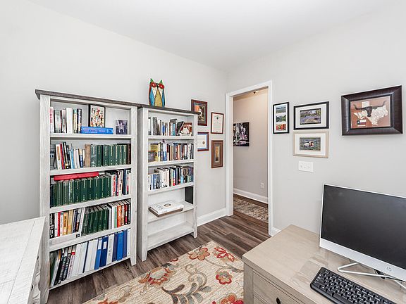 5th image of 618 Daffodil Ct