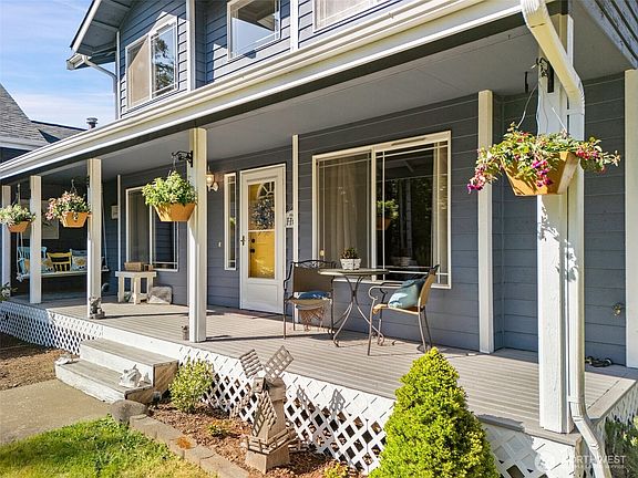 4th image of 6643 Stampede Boulevard NW