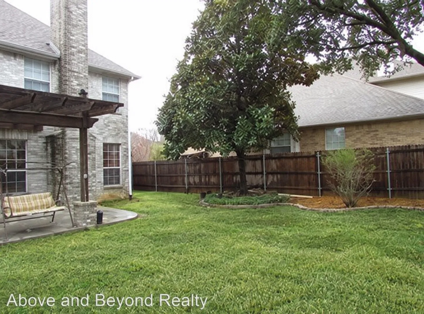 Spacious home in North Arlington — Photo 3