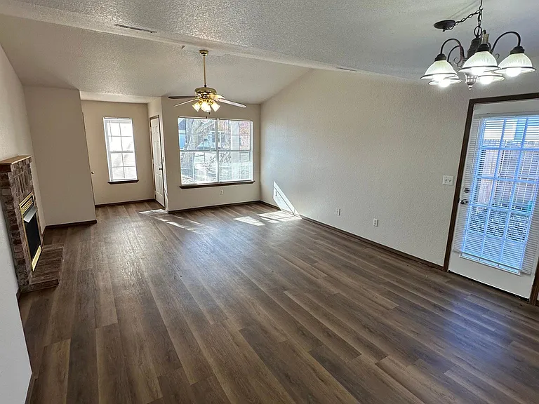 168 W Rainsong St #168 — Photo 5