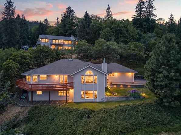 1020 Walker Ave, Ashland, OR 97520