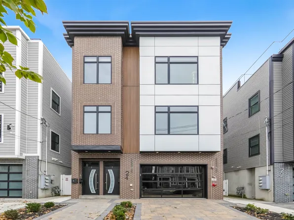 24 Romaine Avenue image 1 of 27