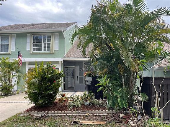 3rd image of 1325 SE Rivergreen Cir