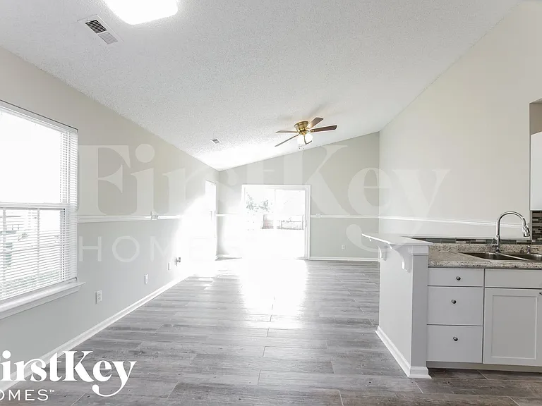 9610 Rau Ct — Photo 2