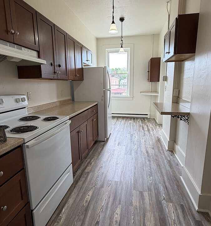 1st image of 39 Union St