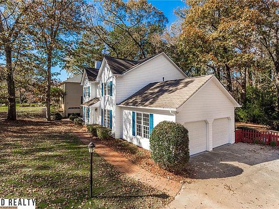 3rd image of 2401 Meadowglen Trl