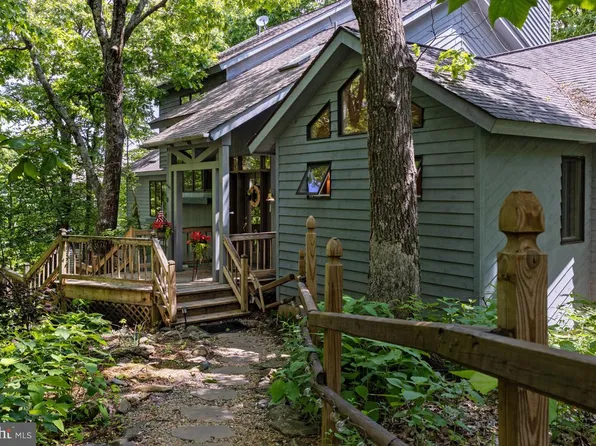 27 E Catoctin Dr, Wintergreen Resort, VA 22967