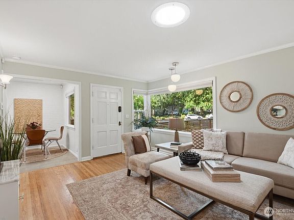 3rd image of 11058 17th Avenue NE
