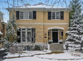 932 Oak St, Winnetka, IL 60093