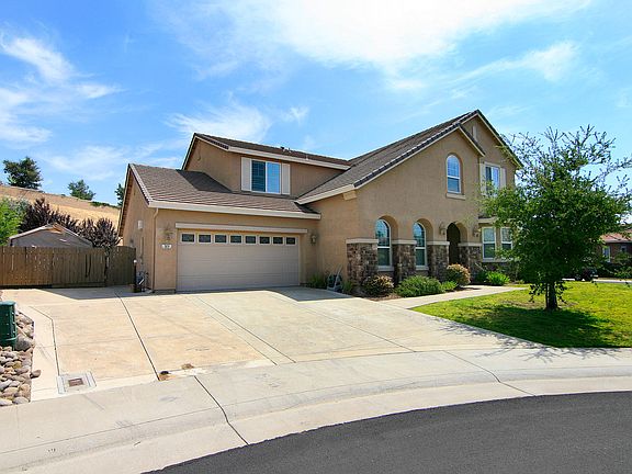 2nd image of 300 Phebe Ct