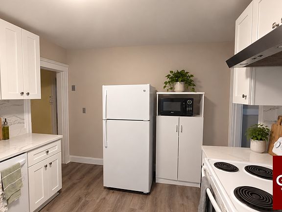 3rd image of 115 Pearson Rd #1