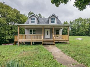 9 Adams St, Pocahontas, IL 62275