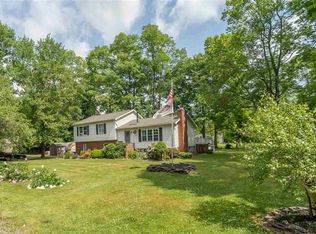 25 Riozzi Ct, Saugerties, NY 12477