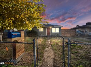 8413 Hall Rd, Lamont, CA 93241