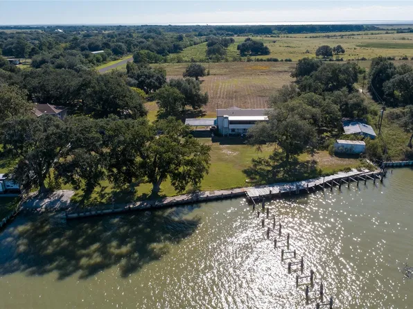 223 Fisherman Rd, Anahuac, TX 77514