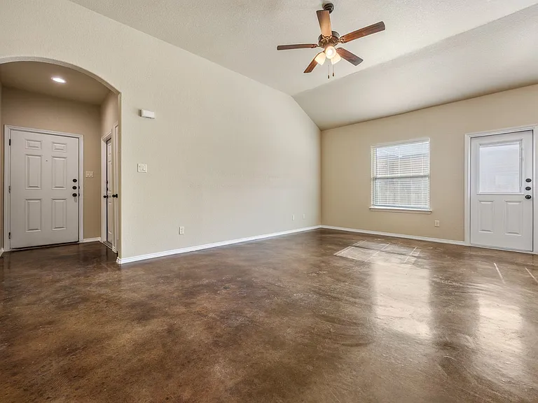 210 Ragsdale Way — Photo 3