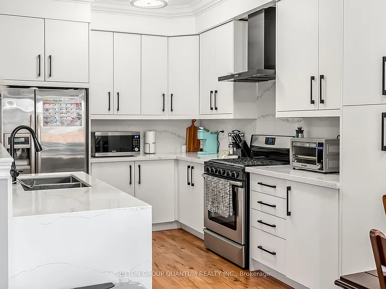 581 Grant Way #UPPER — Photo 13