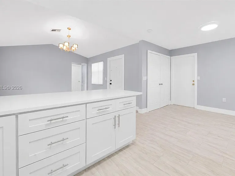10520 NW 41st St #10520 — Photo 5