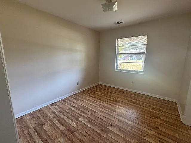 146 Anderson Dr — Photo 4