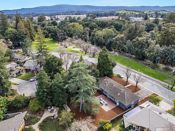 4th image of 3507 Laguna Ave