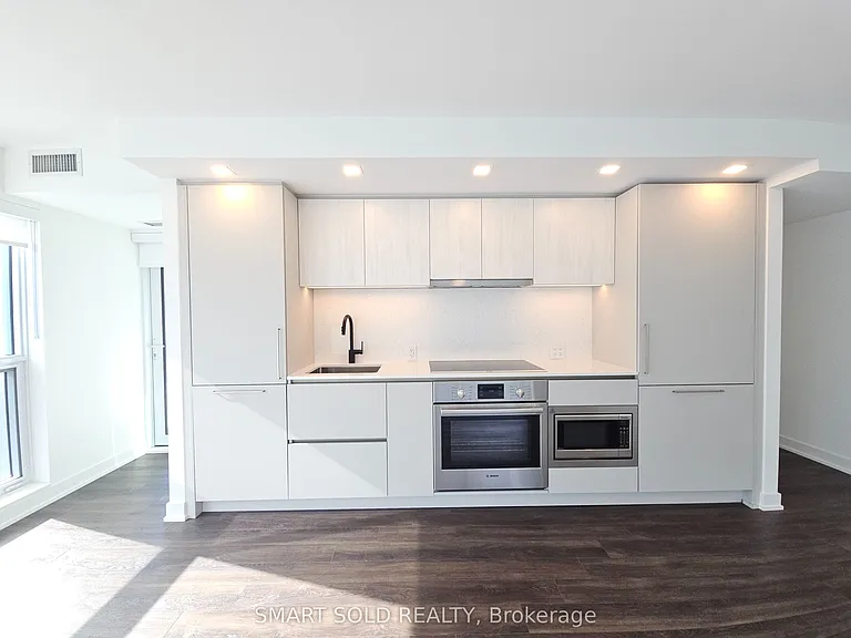 609 Sherbourne St #702 — Photo 4