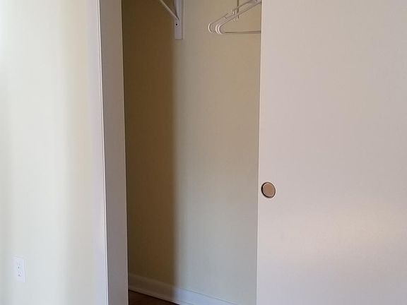 2nd image of 643 S Jefferson St #4