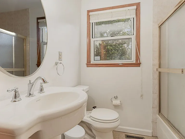 6117 Morrow Rd — Photo 12