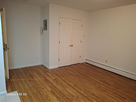 3rd image of 133 Hillside Pl APT 2B