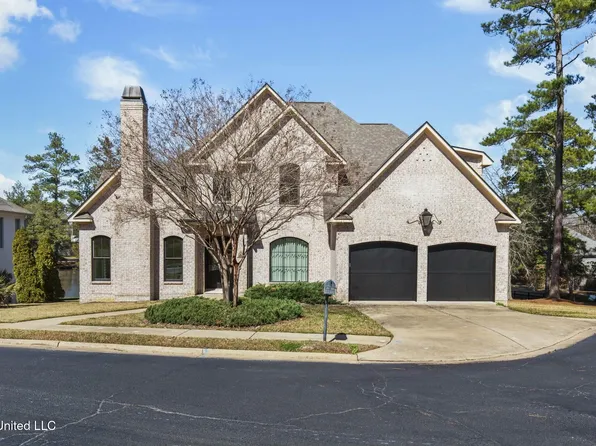 8 Eastparke Dr, Jackson, MS 39211