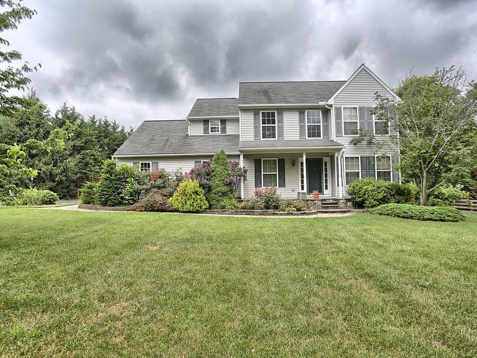 1st image of 439 Ivy Dr